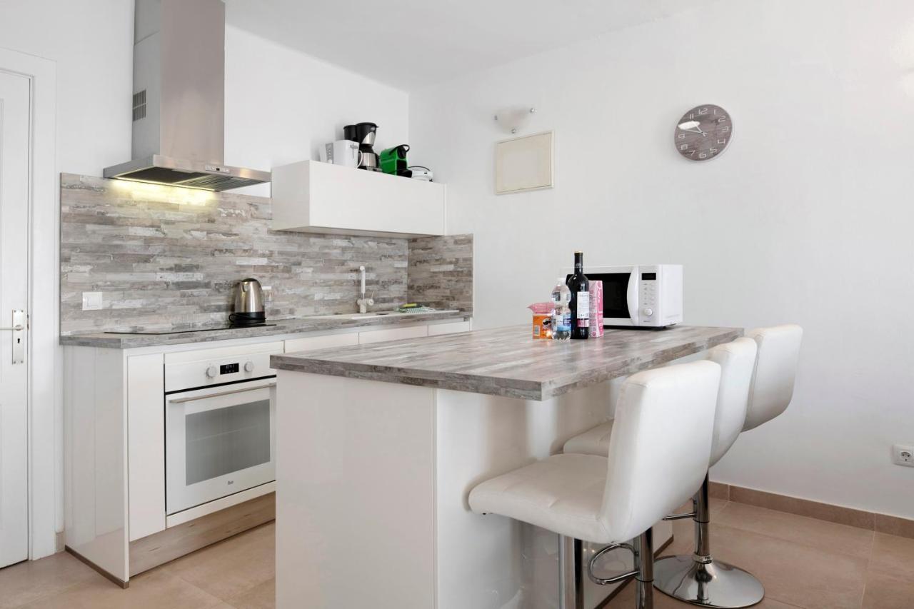 Puerto Chico M Apartment Плая Бланка Екстериор снимка