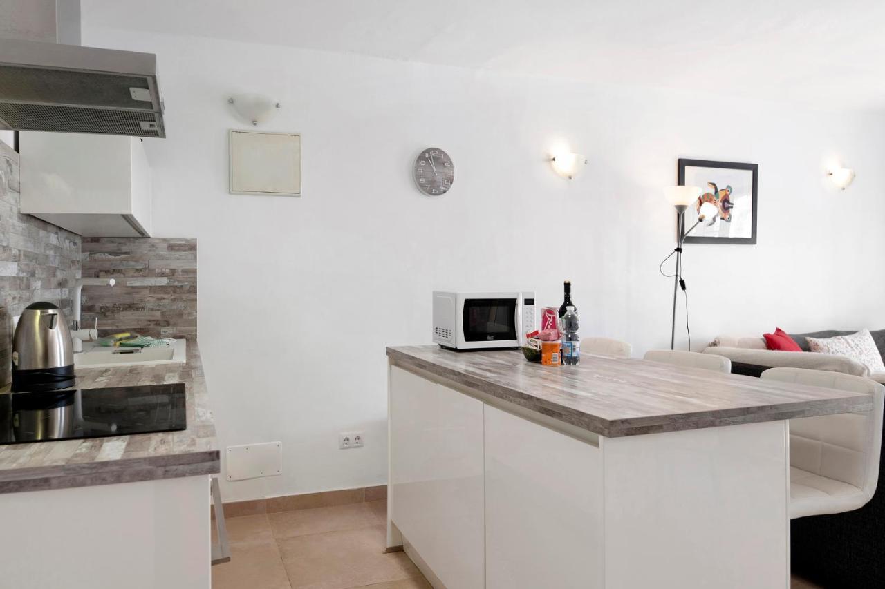 Puerto Chico M Apartment Плая Бланка Екстериор снимка